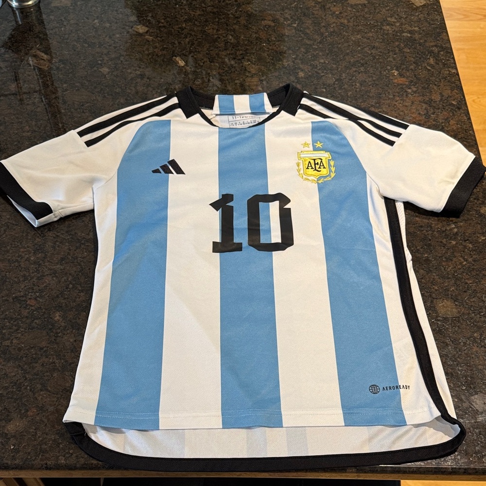 Adidas Boys Messi Argentina #10 Soccer Jersey in Sky Blue & White